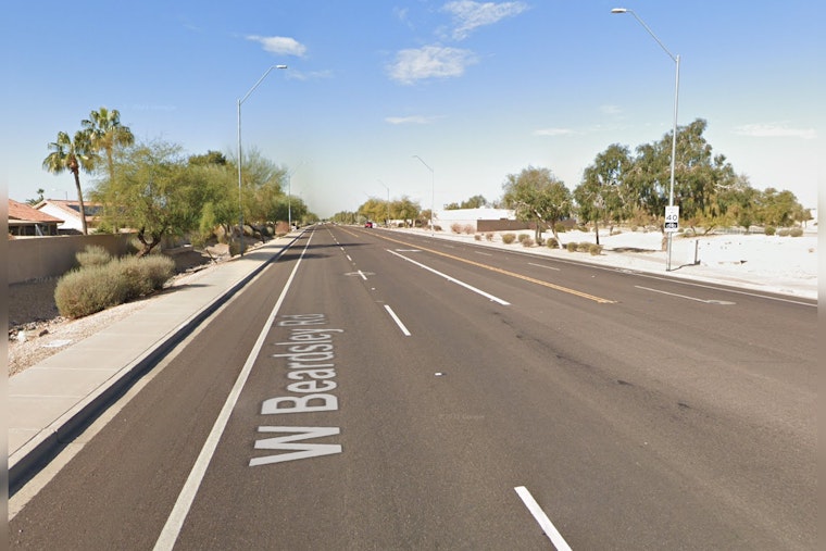 Vehicle Strikes Tree on 95th Avenue in Peoria, Leading to Road Closures and Serious Injuries