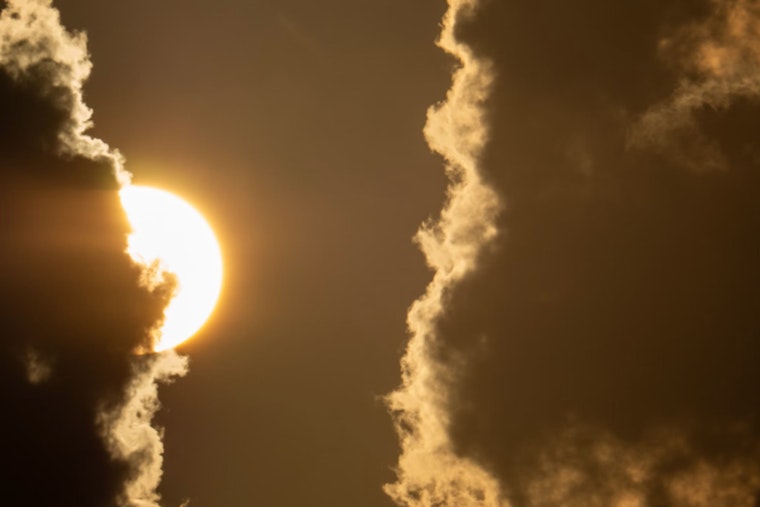 Washington D.C. Braces for Week of Sun and Storms, Memorial Day Plans May Need Adjusting