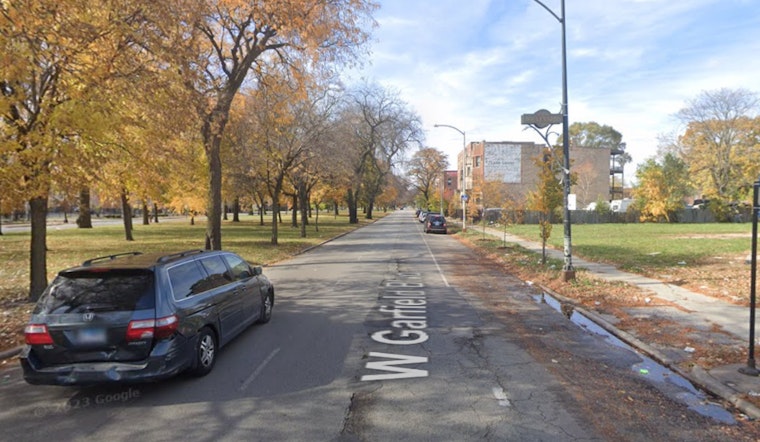 19-Year-Old Woman Fatally Shot While Driving in Chicago's Englewood Neighborhood, Triggering Crash That Injures 3