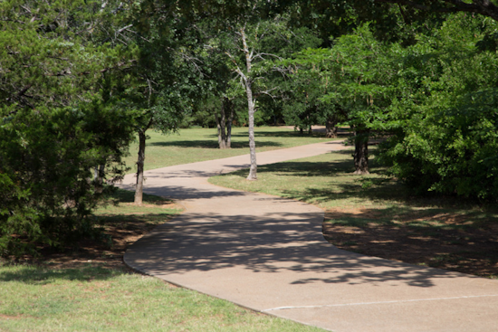Arlington Police Fatally Shoot Armed Man, Woman Critically Wounded After Domestic Dispute in Red Kane Park