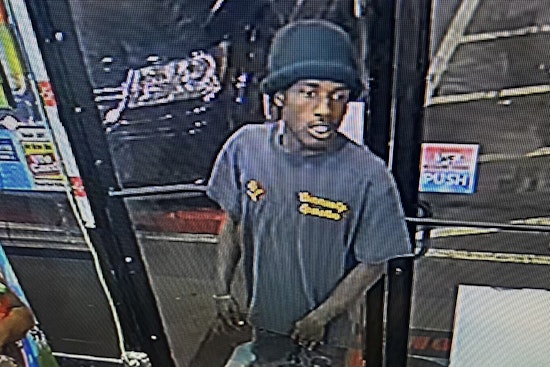 Atlanta Police Search for Suspected Thief in Convenience Store Money Bag Heist