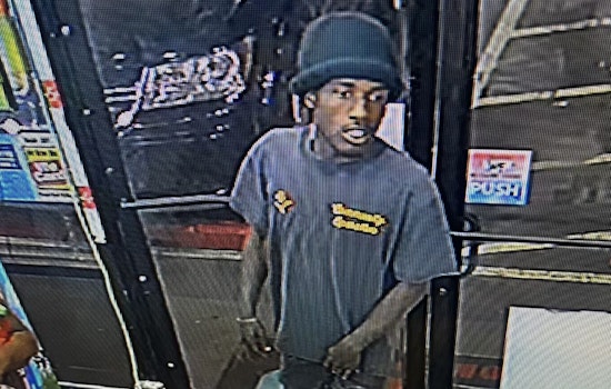 Atlanta Police Search for Suspected Thief in Convenience Store Money Bag Heist