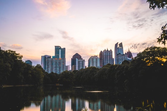 Atlanta's Week Ahead: A Meteorological Mix of Sunshine and Sporadic Storms