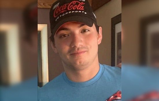 Chicago Police Seek Help Locating 21-Year-Old Jack Yee Last Seen on CTA Brown Line