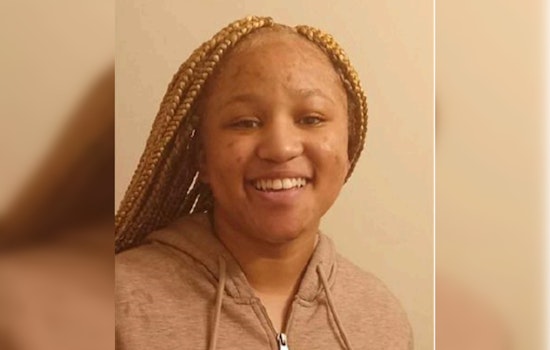 Chicago Police Seek Help to Find Missing 15-Year-Old Last Seen on W. Estes