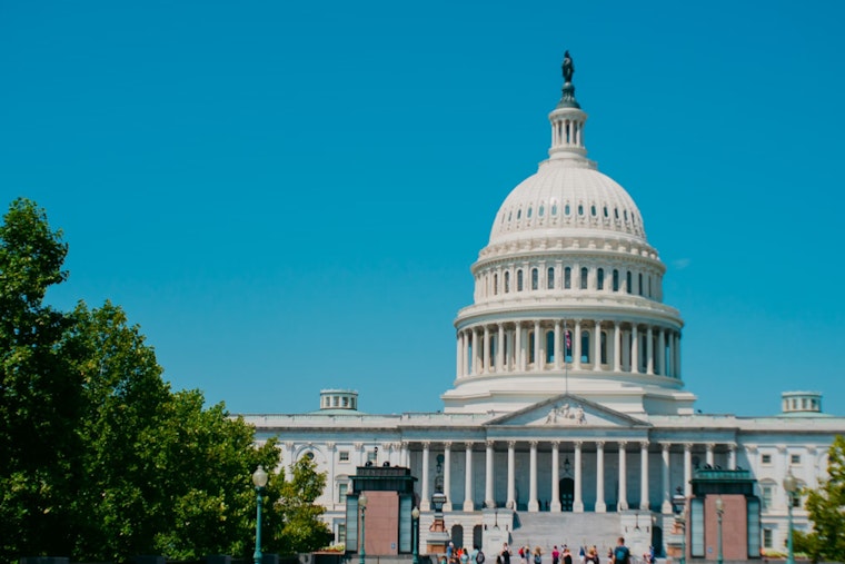 D.C. Welcomes Warm Weekend with Sunny Skies, NWS Forecasts Light Winds and Rising Temps