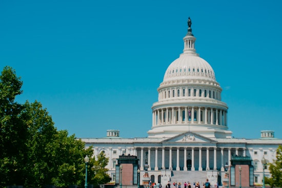 D.C. Welcomes Warm Weekend with Sunny Skies, NWS Forecasts Light Winds and Rising Temps