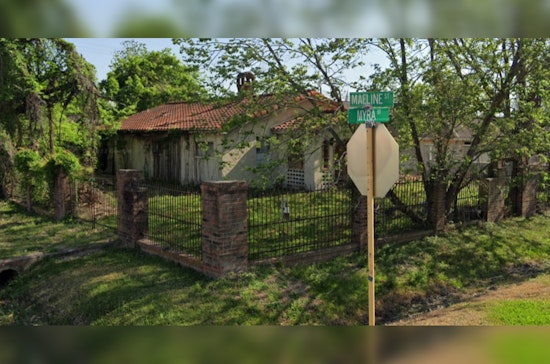 Decomposed Body Found in Abandoned Home Sparks Investigation in North Harris County
