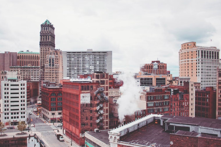 Detroit Braces for Weather Whiplash with Pleasant 70s Turning to Sweltering Near 90 Degrees