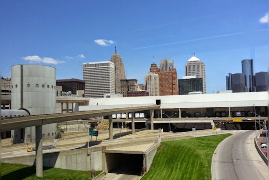 Detroit's Weather Whiplash: Sunny Spells, Showers, and Thunderstorms in the Week's Forecast