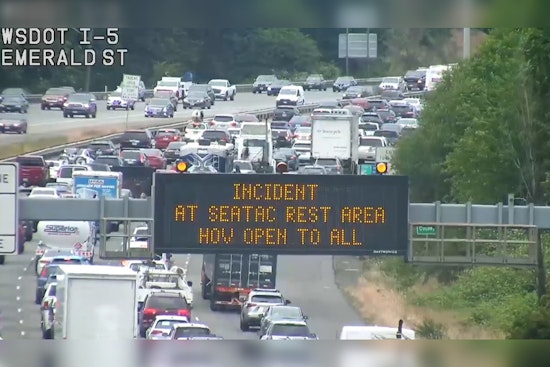 Driver Fatally Stabbed and 3 Injured Amidst Traffic Chaos on I-5 Near Federal Way