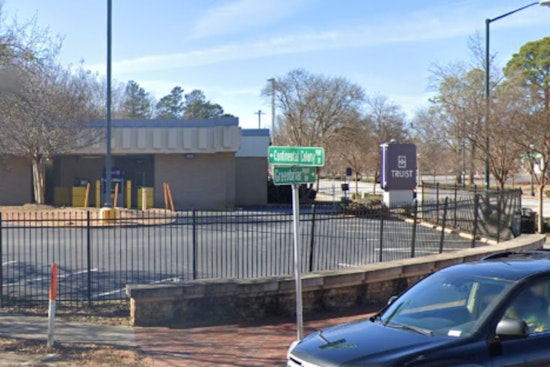 Fatal Motorcycle-Car Collision Claims Life on Greenbriar Parkway in Atlanta