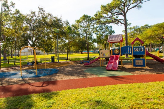 Fort Lauderdale's Holiday Park Expects Over 2,000 Guests Tonight Amid Parking Challenges