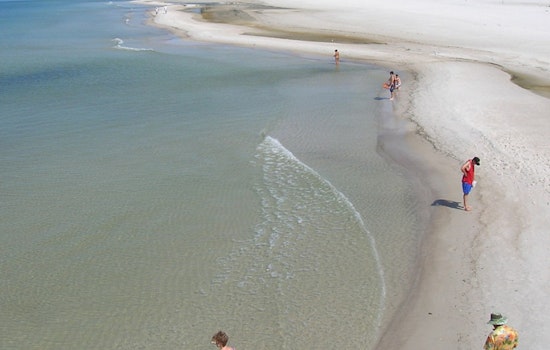 Gov. DeSantis Vetoes Florida Bill for State-Controlled Beach Closures Over Water Quality