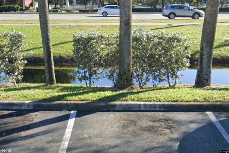 Heroic Florida Teens Leap into Action to Rescue Driver from Sinking Truck in North Lauderdale