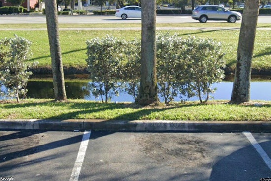 Heroic Florida Teens Leap into Action to Rescue Driver from Sinking Truck in North Lauderdale