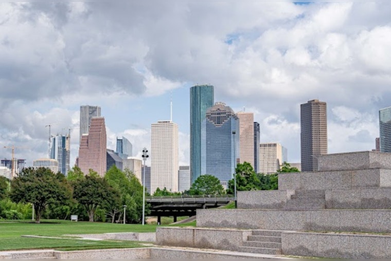 Houston Braces for Possible Showers and Steamy Conditions with Week of Unsettled Weather
