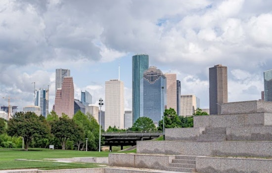 Houston Braces for Possible Showers and Steamy Conditions with Week of Unsettled Weather