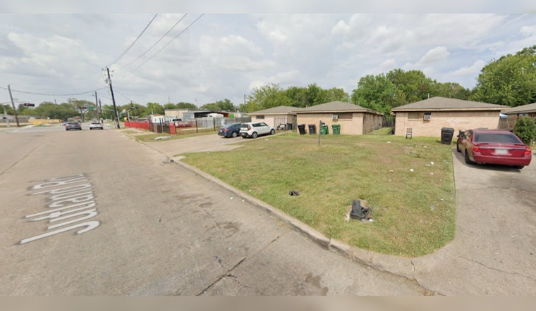Houston Detectives Investigate Early Morning Fatal Shooting on Jutland Road
