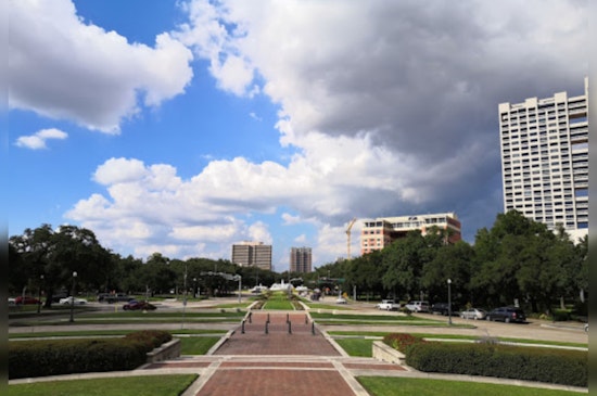 Houston Gears Up for a Steamy Week with Sunshine and Storm Threats, Flood Risk Looms Ahead