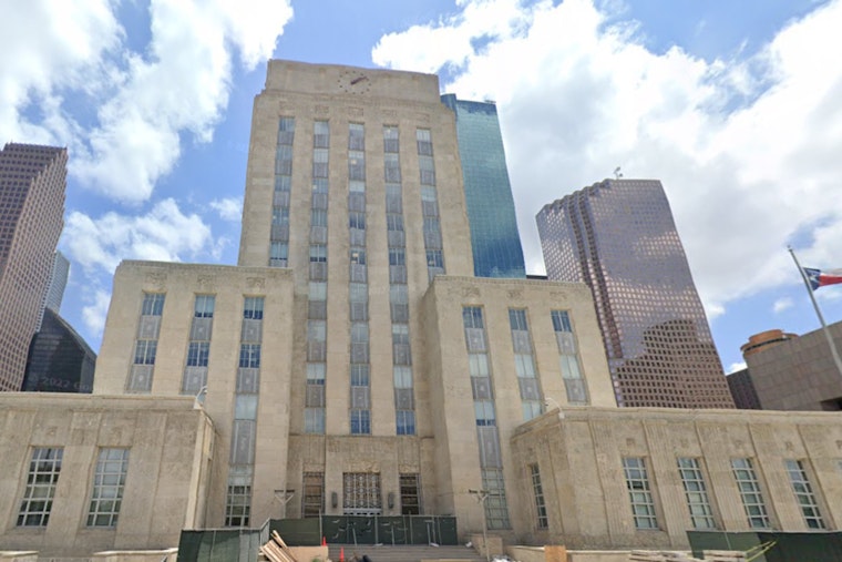 Houston ISD Superintendent Agrees to Meet City Council Amid Community Calls for Transparency