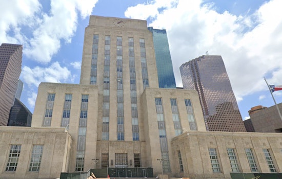 Houston ISD Superintendent Agrees to Meet City Council Amid Community Calls for Transparency