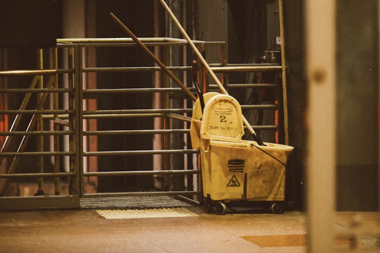 Houston Janitors Secure $15 Minimum Wage in Pivotal Contract Victory with Union SEIU Texas
