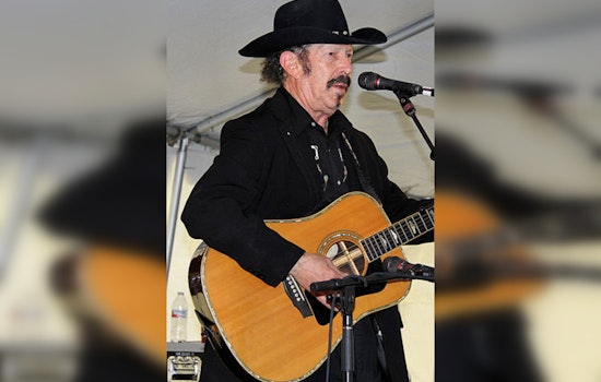 Iconoclastic Entertainer and Politician Kinky Friedman Dies at 79 in Medina, Texas