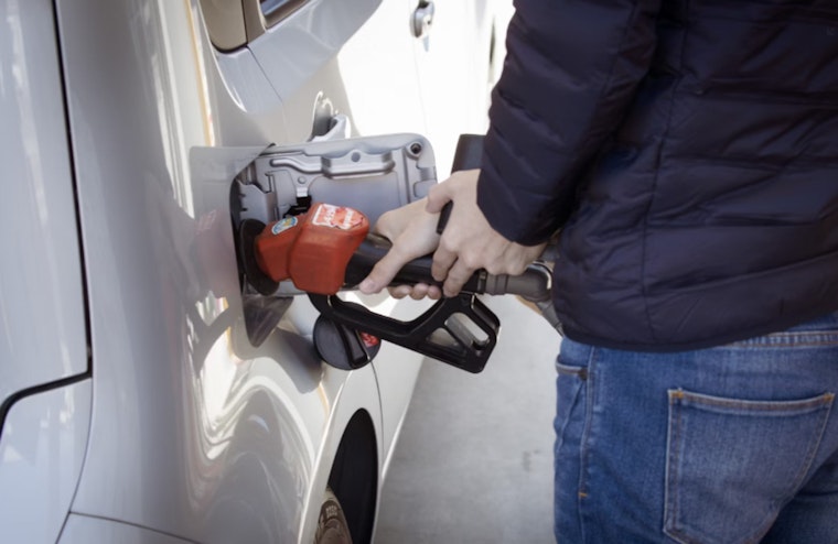 Illinois Gas Tax to Rise Again, Drivers Face Higher Pump Prices Next Month