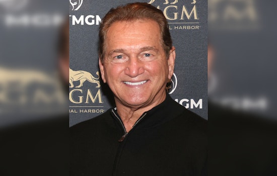 Joe Theismann Honored with Distinguished Citizen Award at AutoZone Liberty Bowl Event in Memphis