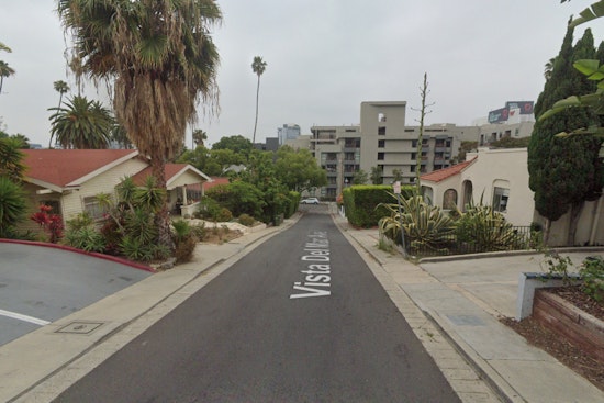 LAFD Extinguishes Fire in Abandoned Hollywood Building, Investigation Underway