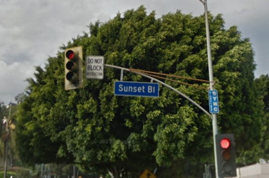 LAFD Extinguishes House Fire in HollywoodHillsWest in 35 Minutes