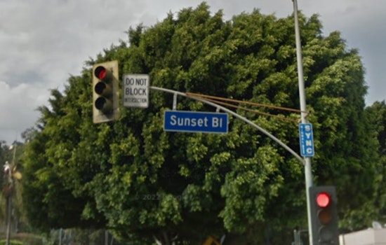 LAFD Extinguishes House Fire in HollywoodHillsWest in 35 Minutes