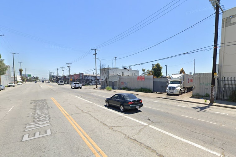 LAFD Extinguishes Recycling Yard Blaze in Central-Alameda in Under 20 Minutes, No Injuries Reported