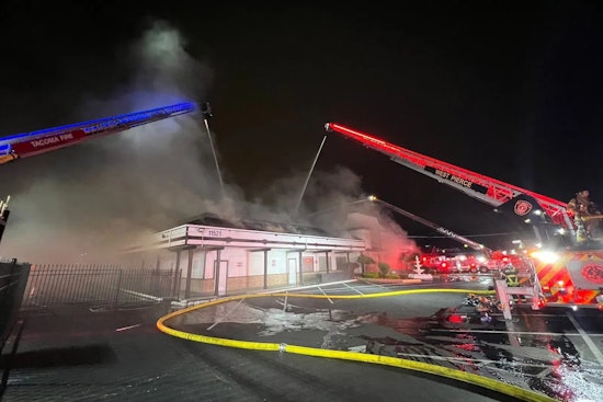 Lakewood Firefighters Tackle Intense Blaze at Commercial Building, Nearby Residents Evacuated