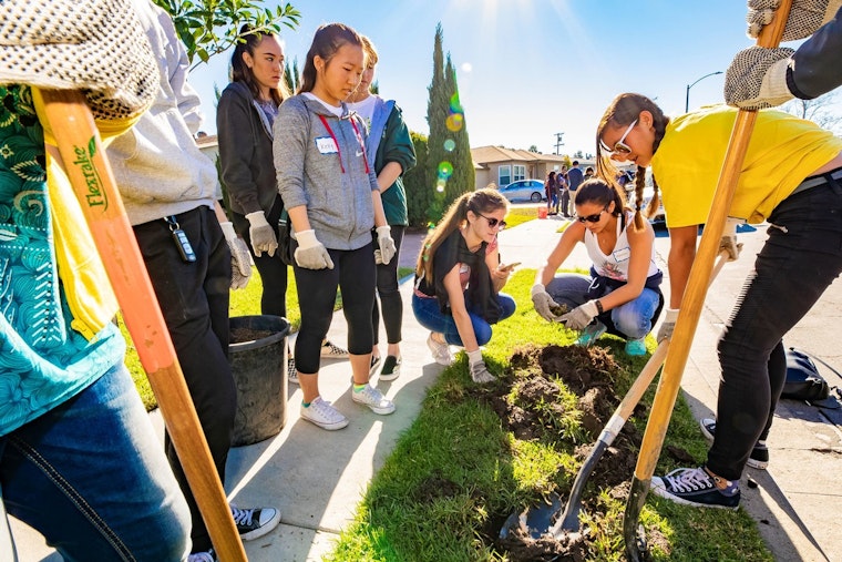 Long Beach Launches Youth-Led Climate Action Microgrant Program Supported by Bloomberg Philanthropies