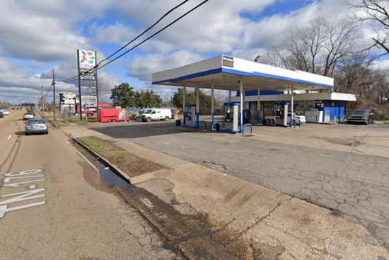 Man Fatally Shot at Parkway Village in Memphis; Police Seek Suspect in Gray Pickup Truck