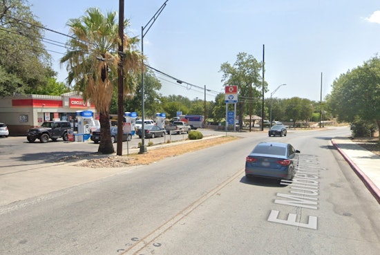 Man Injured in Late-Night Stabbing at San Antonio Convenience Store, Suspect Detained