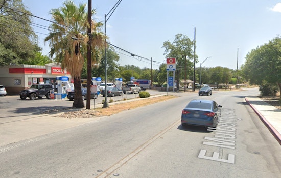 Man Injured in Late-Night Stabbing at San Antonio Convenience Store, Suspect Detained