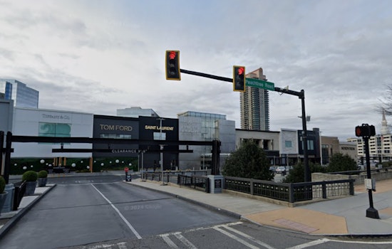 Man Injured in Shooting Outside AMC Phipps Plaza in Buckhead, Atlanta Police Investigate