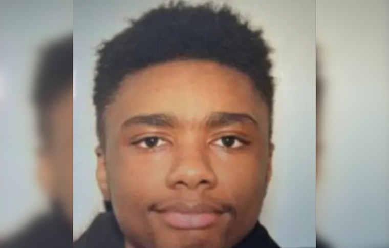 Manhunt Underway For Armed And Dangerous Dequan Wright After