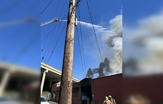 Massive Grease Fire Engulfs Noodle Factory in North Portland, Challenges Firefighters Amid Traffic Disruptions