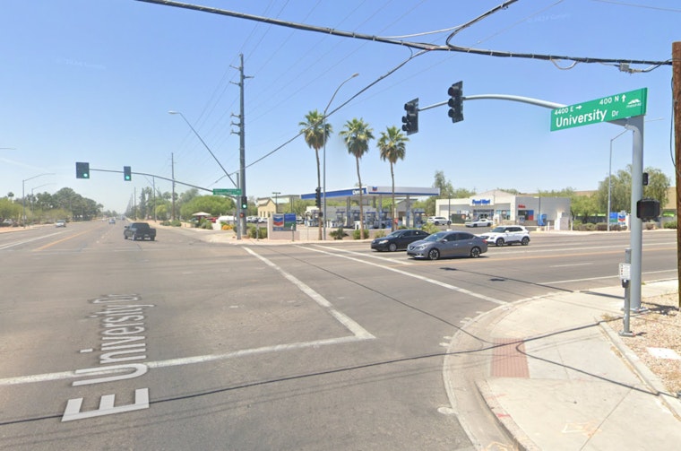 Mesa Man Suffers Severe Burns Following Cooking Oil Explosion, Child Unharmed in Domestic Incident