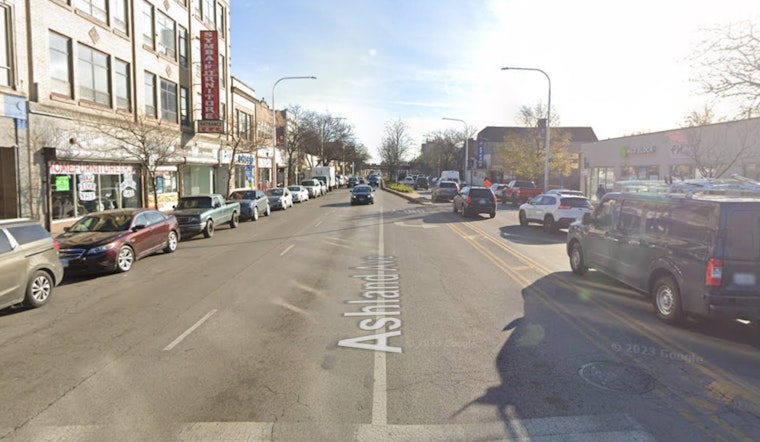 Multiple Robberies Reported in Chicago's Deering Area, Suspects Sought
