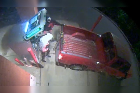 Murfreesboro Police Pursue Trio Suspected of ATM Heist Using Crowbar and Stolen Truck