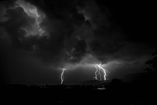 Nashville Braces for Showers and Thunderstorms with a 90% Chance of Rain Today
