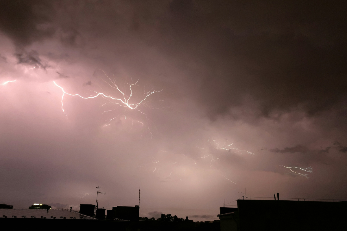 Orlando Braces For Afternoon Storms, Meteorologists Warn Of Gusty