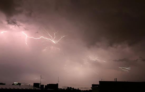 Orlando Braces for Afternoon Storms, Meteorologists Warn of Gusty Winds and Lightning, Fog Disrupts Daytona Beach Flights