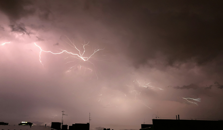 Orlando Braces for Afternoon Storms, Meteorologists Warn of Gusty Winds and Lightning, Fog Disrupts Daytona Beach Flights