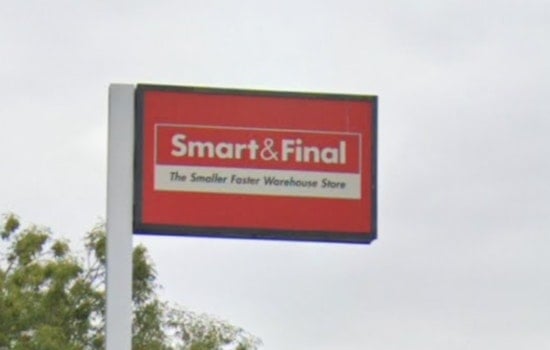 Over 600 Smart & Final Workers Strike at Warehouses in Commerce and Riverside Amid Closure and Pay Cut Allegations